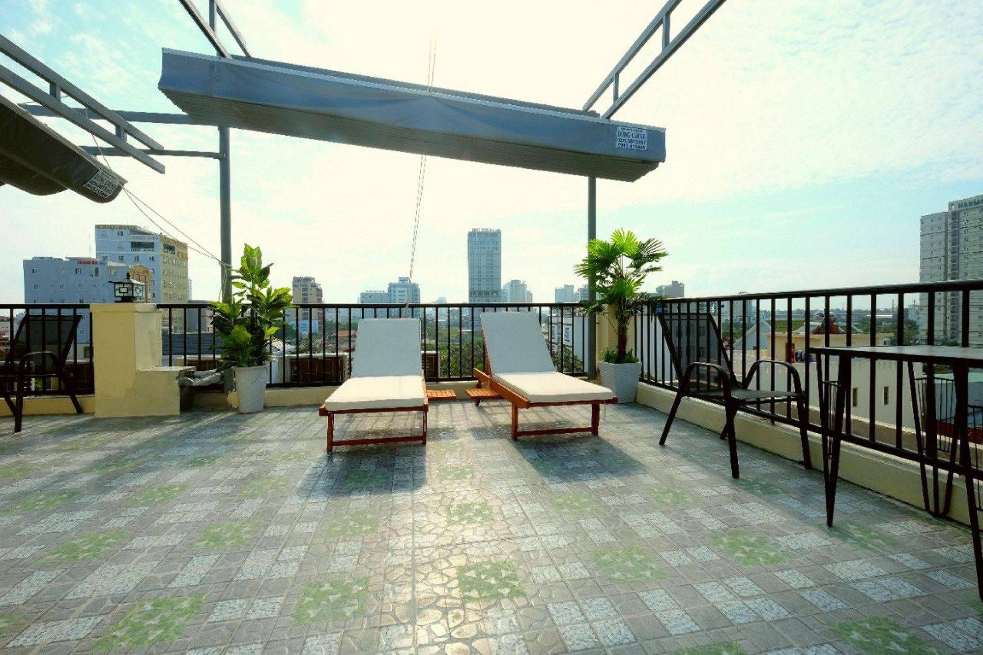 Marigold Hotel & Apartment Дананг Екстер'єр фото