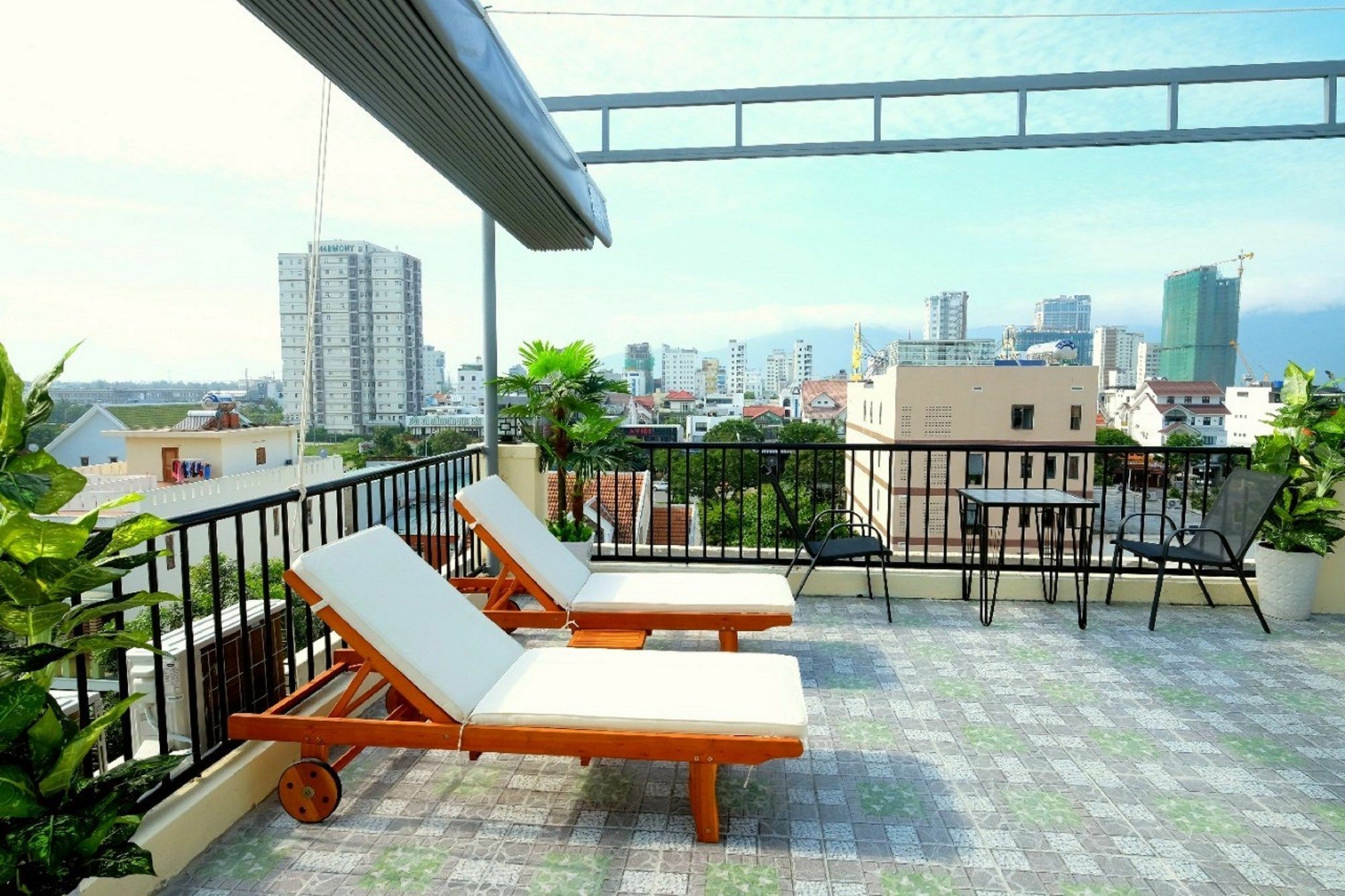 Marigold Hotel & Apartment Дананг Екстер'єр фото