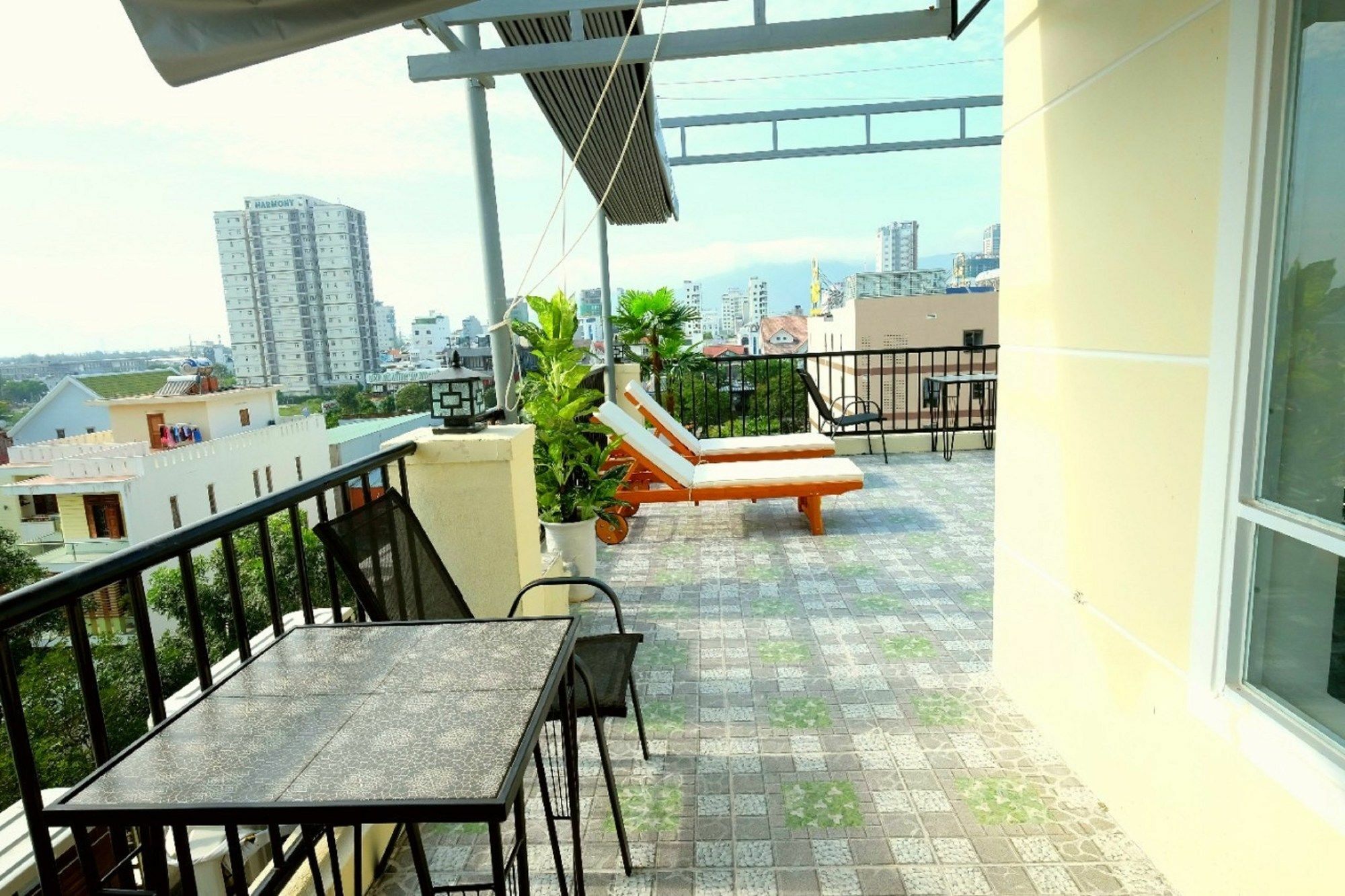 Marigold Hotel & Apartment Дананг Екстер'єр фото